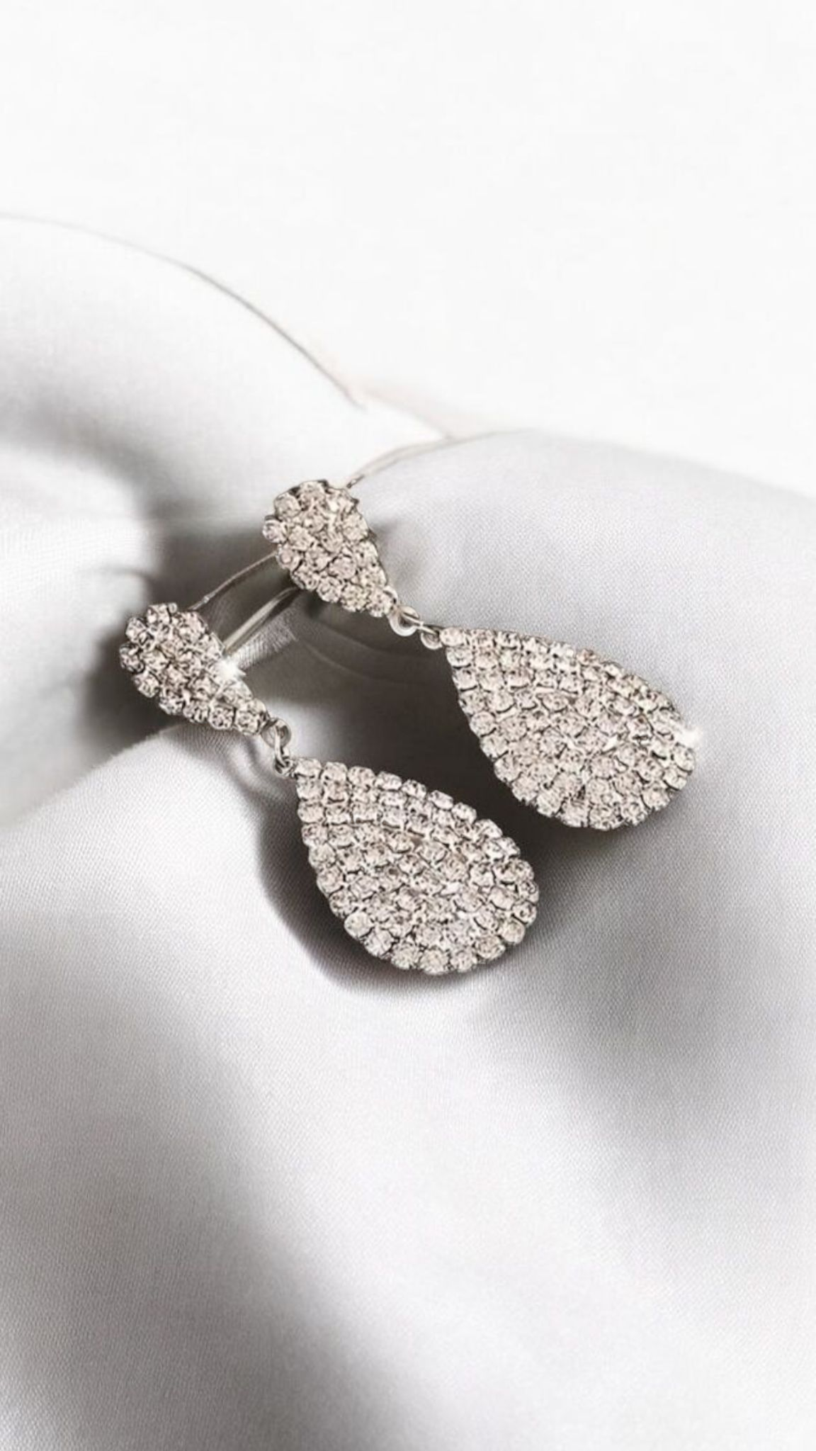 screenshot 20250517 120504 gallery (2) Boucles d’oreilles “Larmes de Cristal”